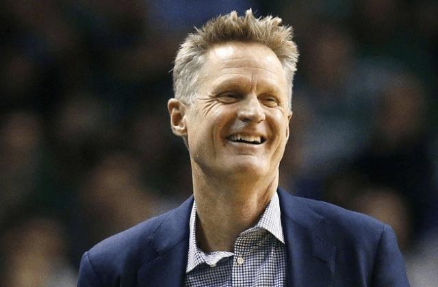 欧冠半场：克瑙夫打破僵局，法兰克福1-0巴塞罗那（欧冠半场战报：克瑙夫先拔头筹，法兰克福暂1-0领先巴塞罗那）