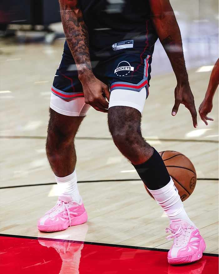 亚戈平均69.7分钟一球，本赛季中超进球数＞1的球员中用时最短（亚戈每69.7分钟进一球，本季中超进球超过1的球员中效率最高）