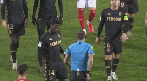 波特：是否轮换还需慎重考虑，会努力避免伊萨克遭到停赛（波特：轮换需谨慎权衡，尽力避免伊萨克被停赛）