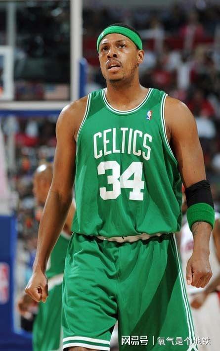 缺席9场后迎来复出！马刺大将卡斯尔表态今天将出战鹈鹕（休战9场归来，马刺新星卡斯尔确认今日对阵鹈鹕登场）